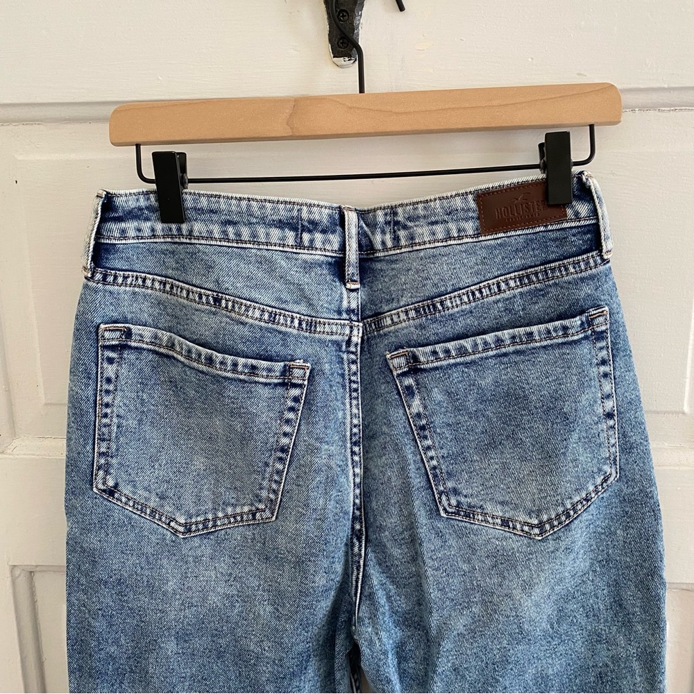 hollister ultra high rise mom jean distressed patched size 7/28 - Picture 4 of 9